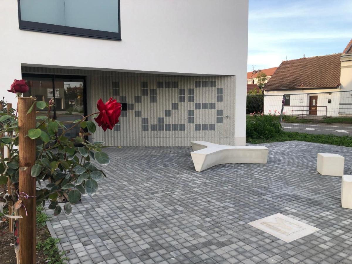 Apartman X28 Mikulov Luaran gambar