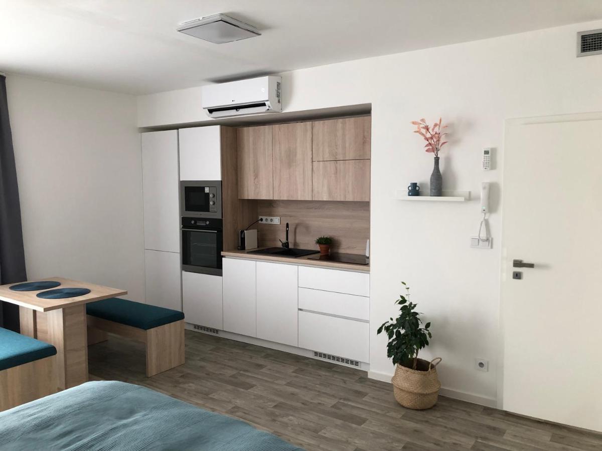 Apartman X28 Mikulov Luaran gambar