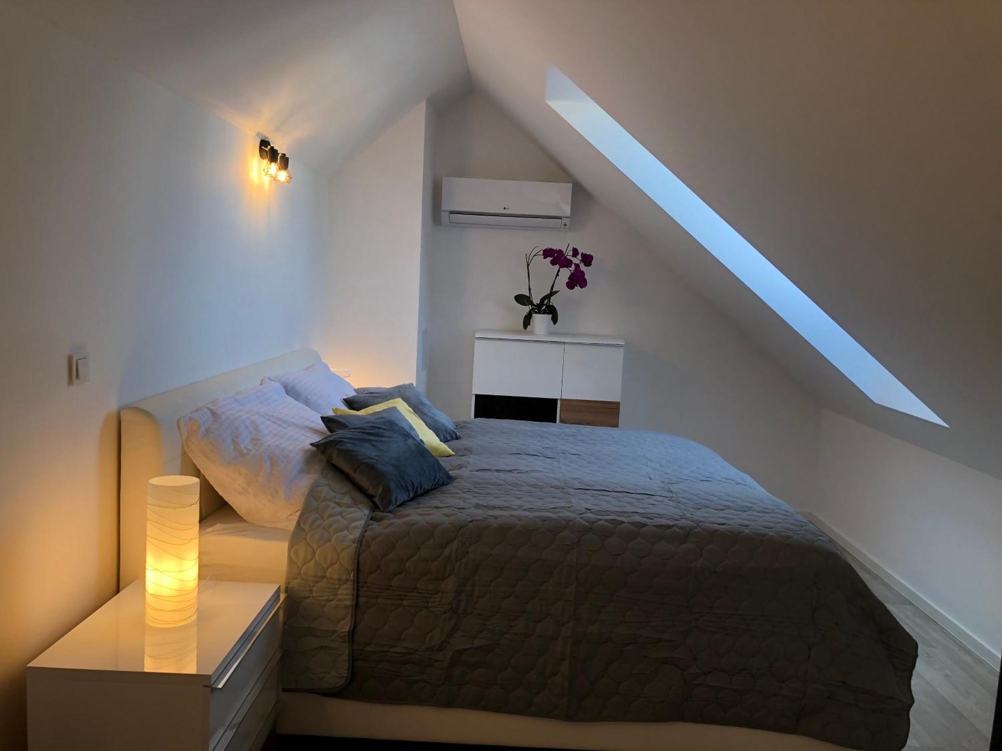 Apartman X28 Mikulov Luaran gambar